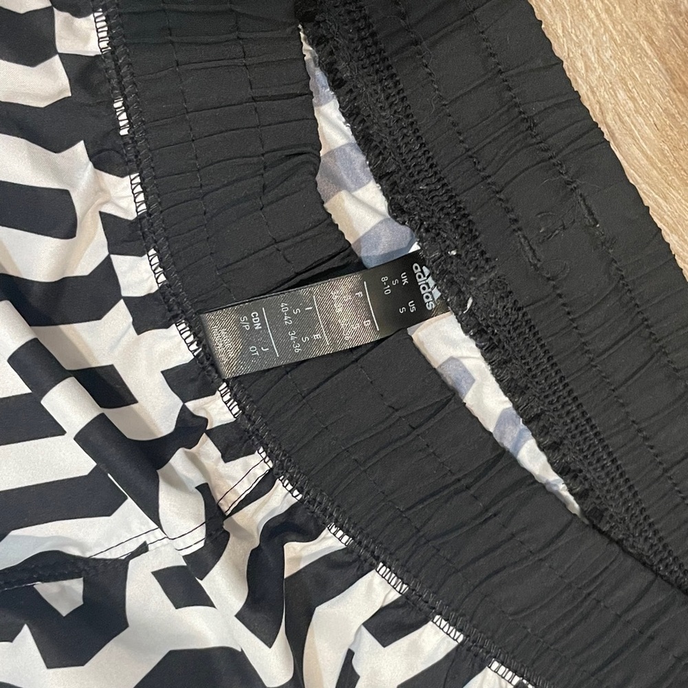 black and white graphic adidas shorts!! 🤍🖤 - Picture 3 of 5